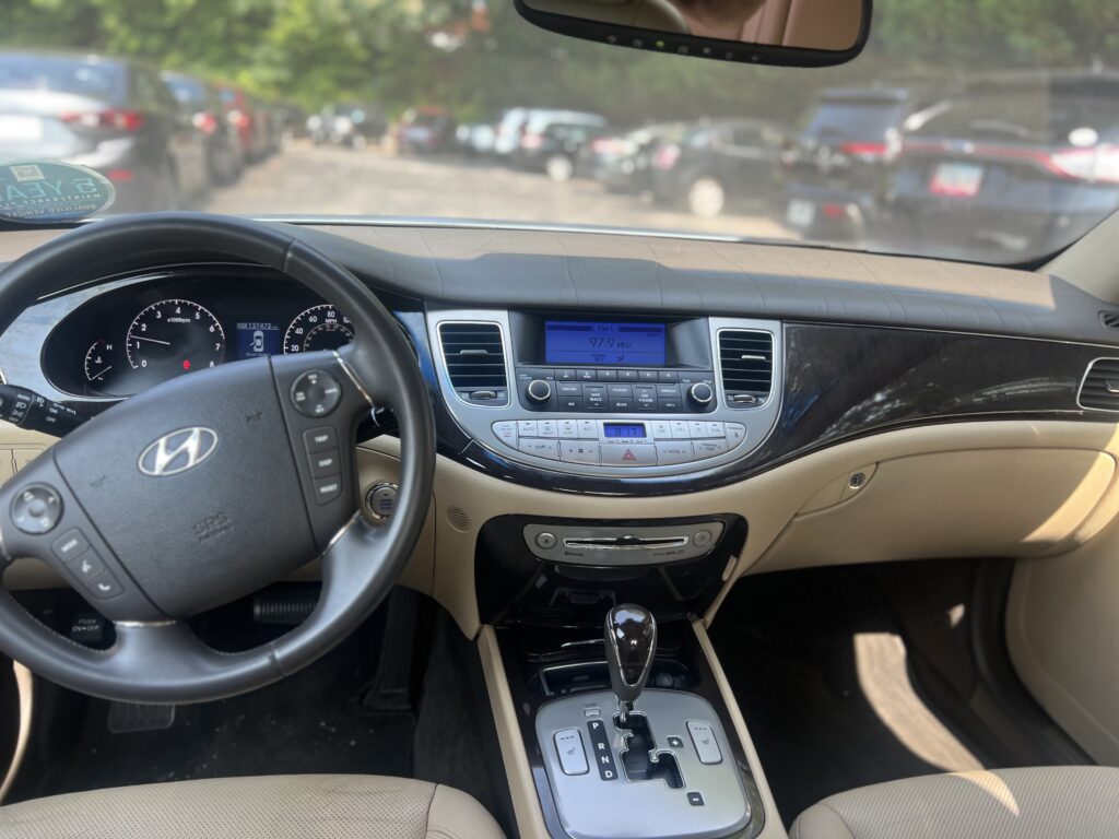 2011 HYUNDAI GENESIS